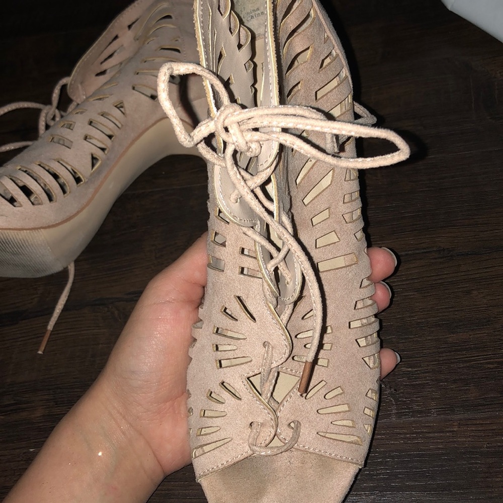 Heels - Picture 3 of 5